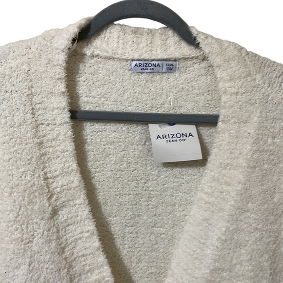 Arizona jean co women’s antique ivory sweater w/ 2 pockets on front. Size XXXL - Picture 5 of 10